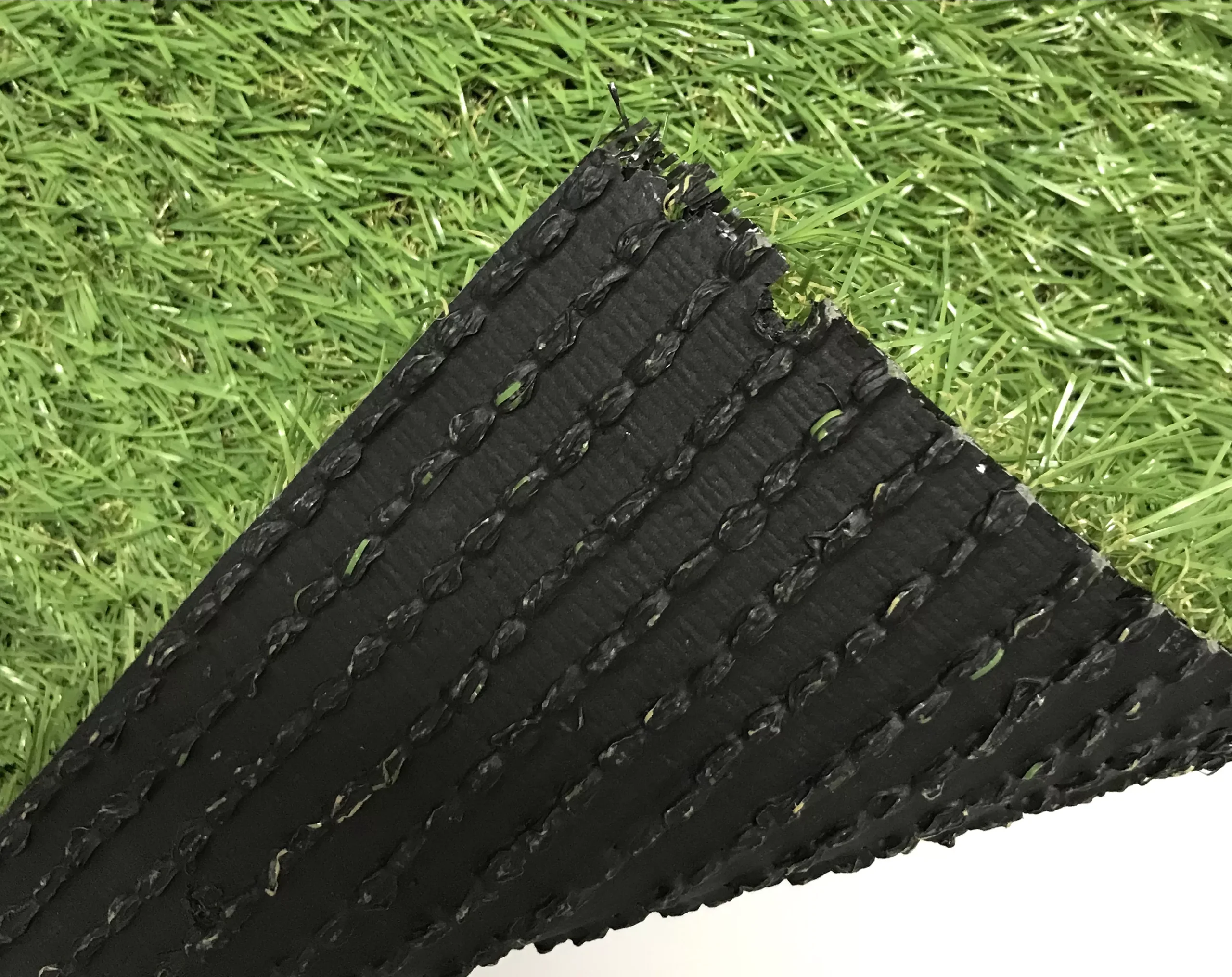 Dennis Medium Density Artificial Grass (L)4m (W)1m (T)22mm 5 Dennis Medium Density Artificial Grass (L)4m (W)1m (T)22mm - Image 5