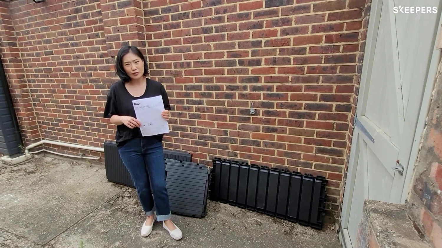 Keter Springwood Plastic Garden Storage Box 2 Keter Springwood Plastic Garden Storage Box - Image 2